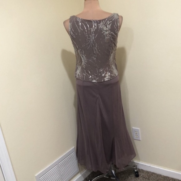 NWOT Alex Evenings Midi Tea Length Dress Size 14 Taupe Silver Sequin - Picture 2 of 9
